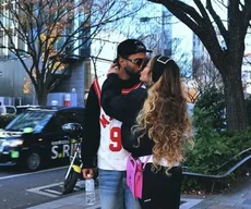 Irmã de Neymar publica fotos beijando Gabigol e confirma reconciliação