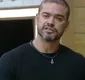 
                  A Fazenda 16: Sidney alega estar com perna machucada e web debocha