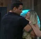 
                  'Power Couple': Ana Paula surta e é contida pelo marido em discussão