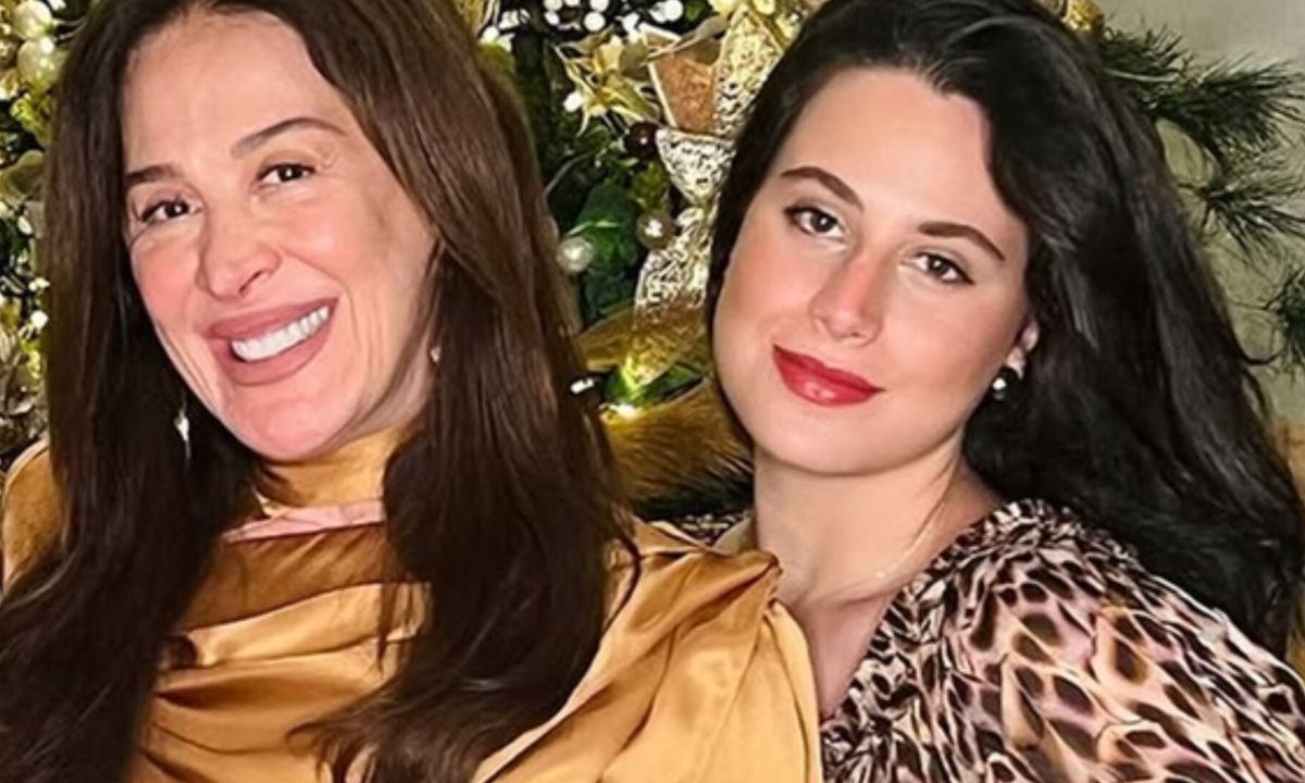 Filha de Claudia Raia se pronuncia sobre polêmica com vibrador