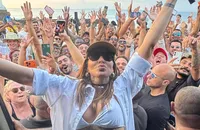 Alinne Rosa surpreende fãs com audição de novo disco em Salvador