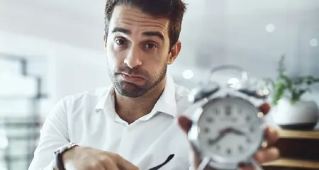 Procrastinação: a velha arte de empurrar tudo com a barriga