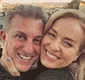 
                  Angélica resgata fotos raras no aniversário de Luciano Huck; VEJA