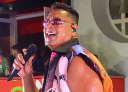 Show de Xanddy em Milão é encerrado após temporal derrubar palco