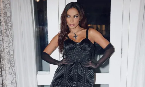 
				
					Anitta se irrita com pergunta indelicada e dá resposta afiada
				
				