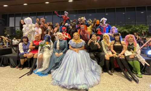 
				
					Dia do Orgulho Geek tem shows, games e cosplays em shopping de Lauro
				
				