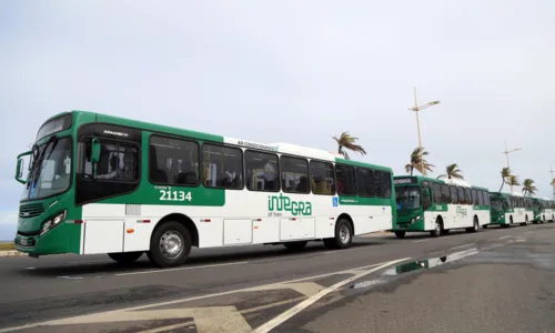 
				
					Ônibus é apedrejado no bairro da Federação, em Salvador
				
				