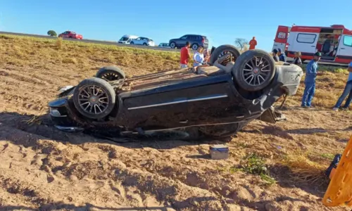 
				
					Capotamento deixa 4 feridos na BA; motorista embriagado é preso
				
				