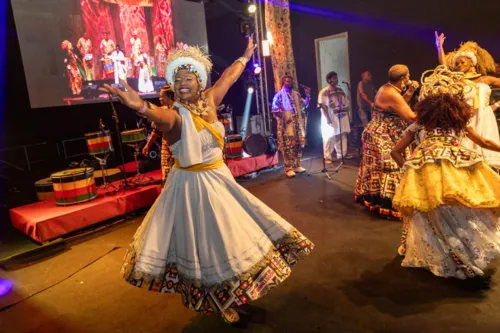 
				
					Ilê Aiyê celebra 50 anos com turnê mundial a partir deste domingo (23)
				
				