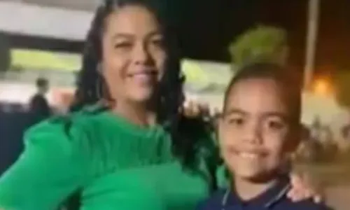 
				
					Mãe e filho morrem após capotamento de carro na Bahia
				
				