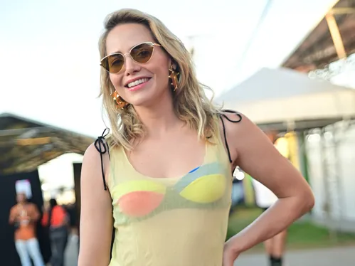 
				
					Festival de Verão: Letícia Colin aposta em look ousado e transparente
				
				