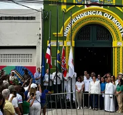 Bicentenário da Independência na Bahia reúne multidão em Salvador