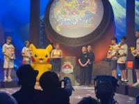 Brasileiro de 13 anos vence Campeonato Mundial de Pokémon no Japão