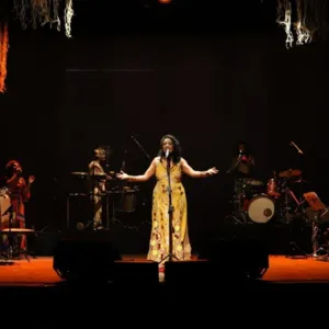 Juliana Mota apresenta show com músicas de Gilberto Gil, Djavan e mais