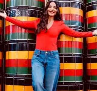 VÍDEO: Ivete Sangalo aparece de surpresa em show do Olodum em Salvador