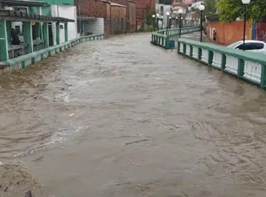 Chuvas na BA: cidades afetadas chegam a 54 e desalojados somam 3,4 mil