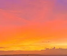 'Explosão de cores' no céu de Salvador é causada por fenômeno; entenda