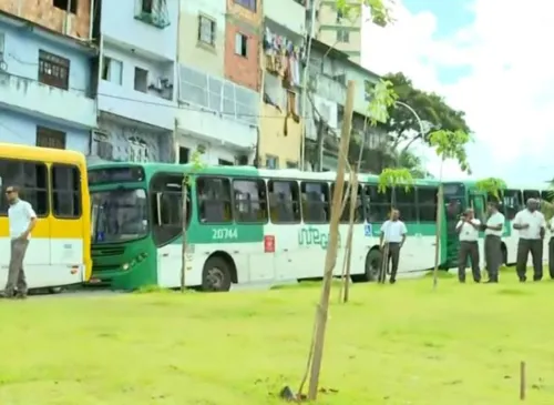 Saída da Estação da Lapa é fechada devido a assembleia de rodoviários