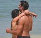 
                  Agatha Moreira curte praia aos beijos com Rodrigo Simas; veja fotos