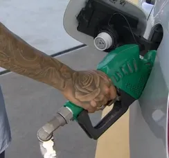 Preços dos combustíveis passam por reajustes e aumentam em toda Bahia