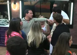 Power Couple: Esdras se revolta e leva bronca de Gretchen após atitude
