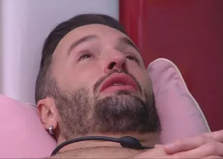 BBB 25: Diego Hypolito tem crise de choro e prevê eliminação de rival