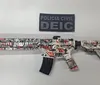 Adolescente é apreendido com falso fuzil em rua de Salvador