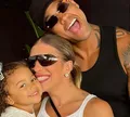 Léo Santana reúne fotos raras em declaração para Lore Improta; veja