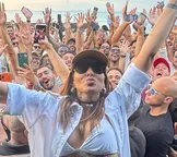 Alinne Rosa surpreende fãs com audição de novo disco em Salvador