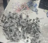 Polícia apreende mais de 350 porções de drogas com adolescentes