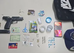 Dupla é presa com arma e drogas na Região Metropolitana de Salvador