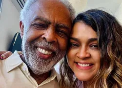 Gilberto Gil homenageia Preta Gil em 1º show após morte da cantora