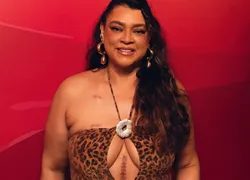 Preta Gil celebra 'festa do pijama' com amigas durante tratamento