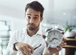 Procrastinação: a velha arte de empurrar tudo com a barriga