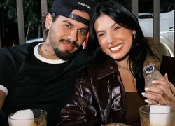 Zé Felipe surge aos beijos com Ana Castela e se declara em aniversário