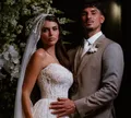 Gabriel Medina confirma gravidez da esposa em casamento; VÍDEO
