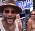 Scheila Carvalho mete dança em trio de Tony Salles no Arrastão; VÍDEO