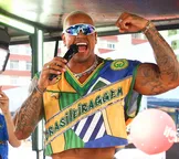 Léo Santana entendeu que é gigante além do tamanho