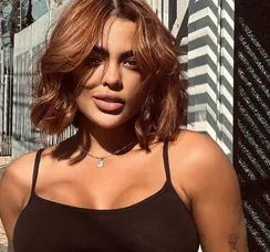 Ex-BBB Paula Freitas descobre complicação em lipo: 'Saúde em jogo'