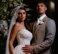Gabriel Medina confirma gravidez da esposa em casamento; VÍDEO