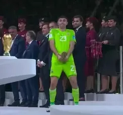 O indecoroso gesto obsceno que encerrou a última Copa do Mundo