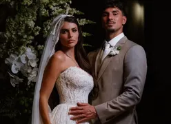 Gabriel Medina confirma gravidez da esposa em casamento; VÍDEO