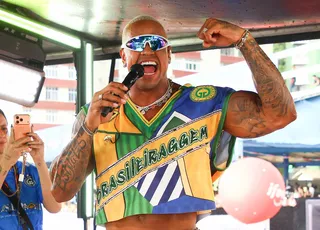 Léo Santana entendeu que é gigante além do tamanho