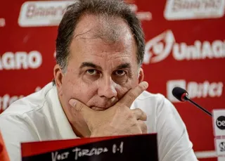 Presidente do Vitória sobe o tom contra o Grêmio: ‘Time caloteiro'