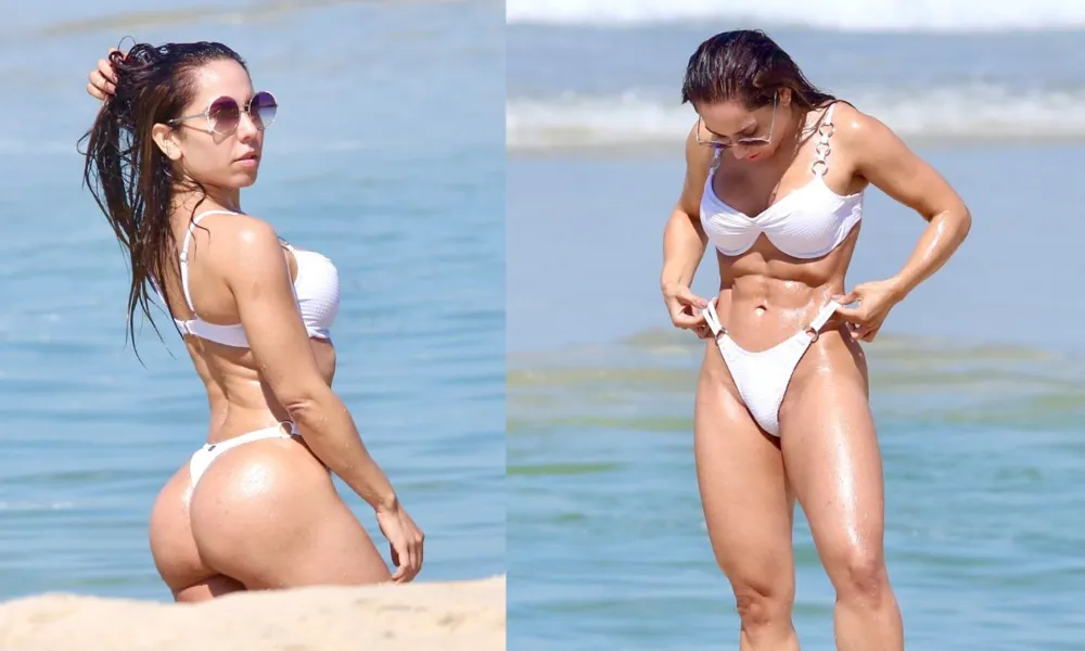 
		
			Mulher Melão ostenta corpão ao fazer topless em praia; veja fotos
		