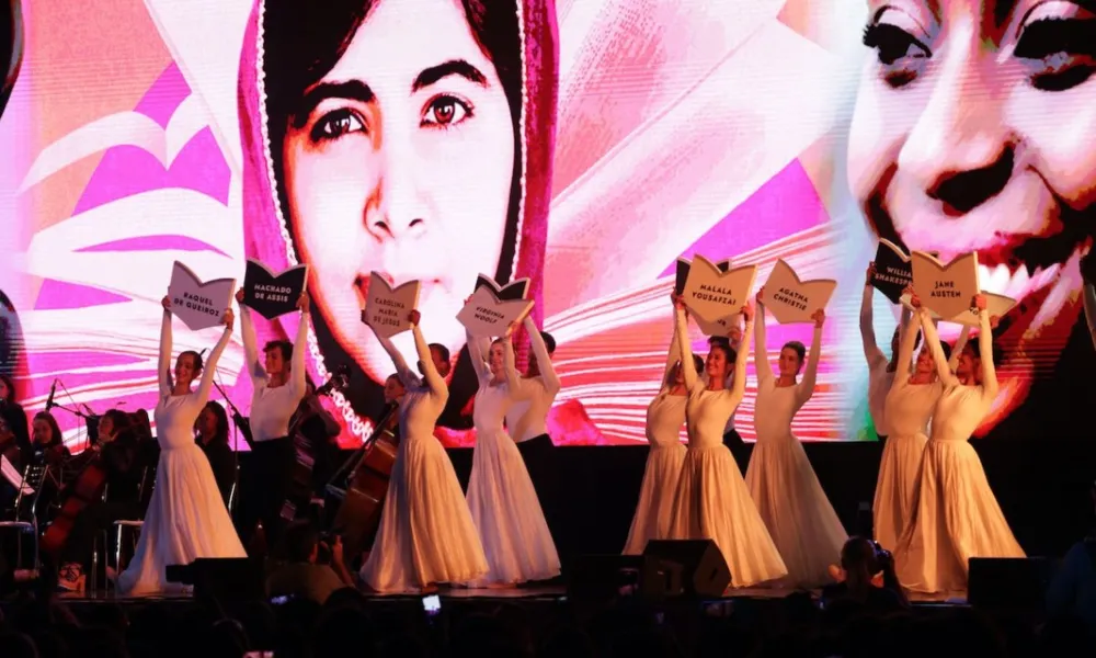 
		
			'Quero compartilhar mais', revela Malala em evento literário no Rio
		