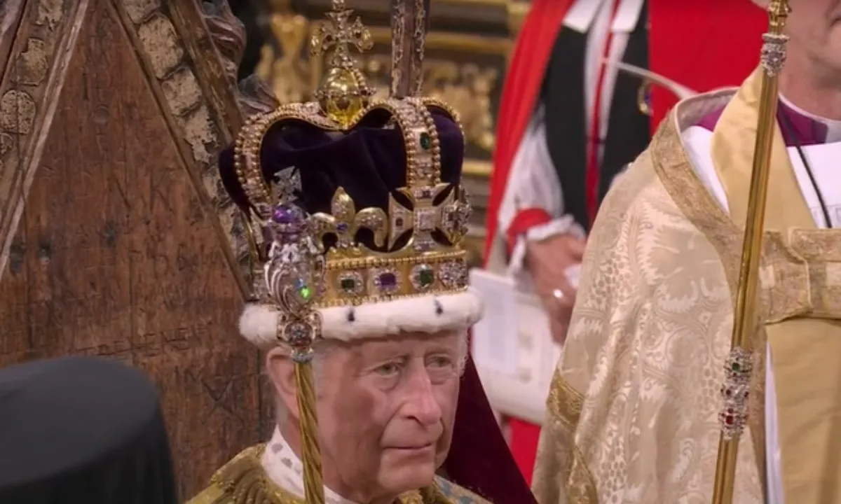 Charles III é o novo rei da Inglaterra; veja fotos