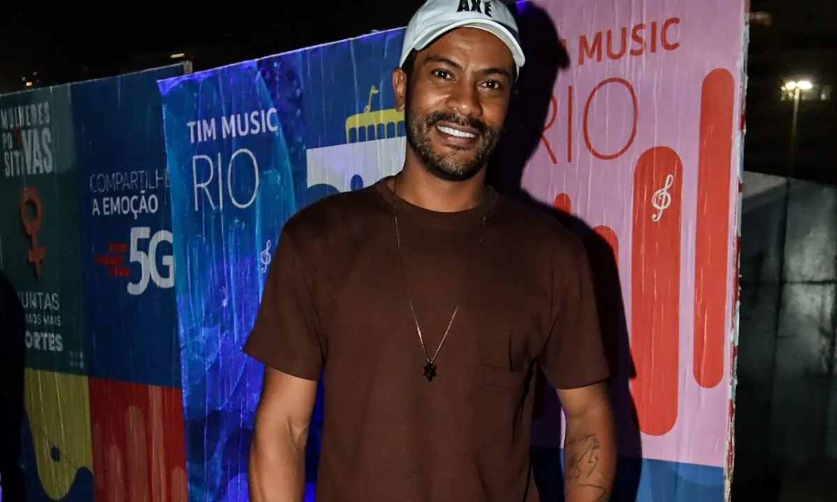 Daniela Mercury homenageia Rita Lee em show na Praia de Copacabana