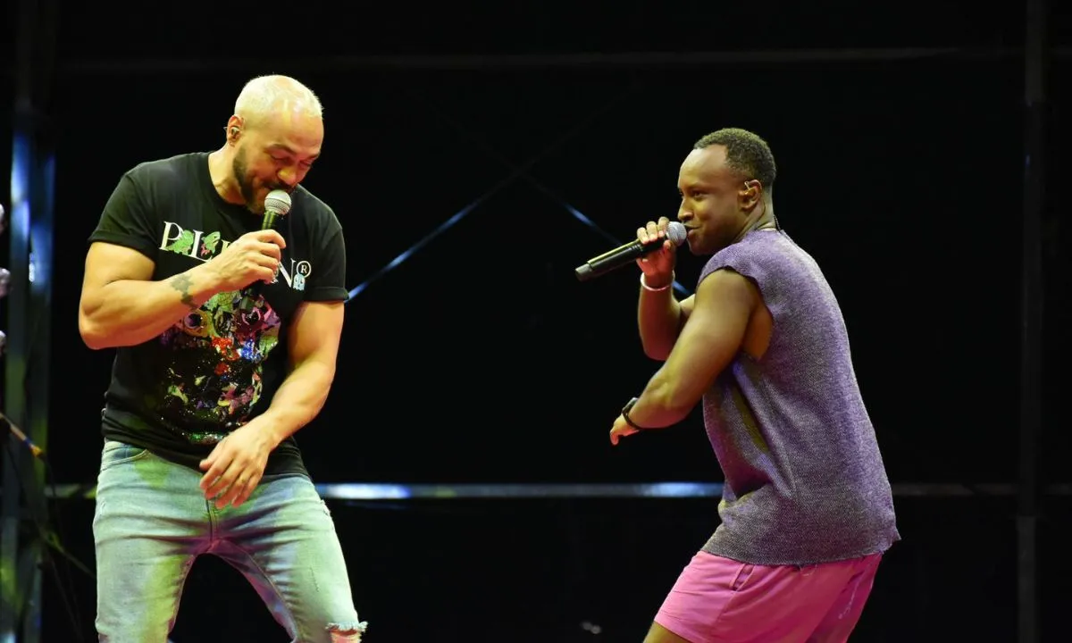 'Você é um filho', diz Belo para Thiaguinho durante show do Tardezinha