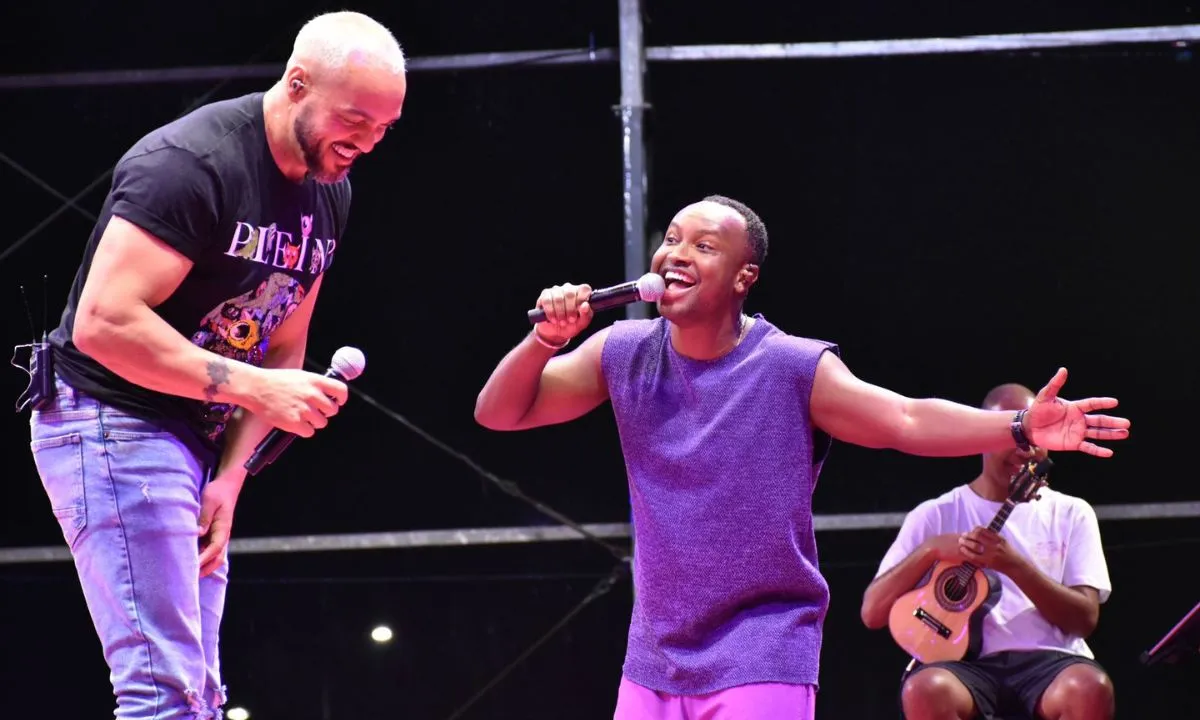 'Você é um filho', diz Belo para Thiaguinho durante show do Tardezinha